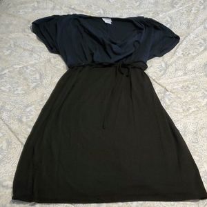 3/$15 Super cute color block maternity dress
